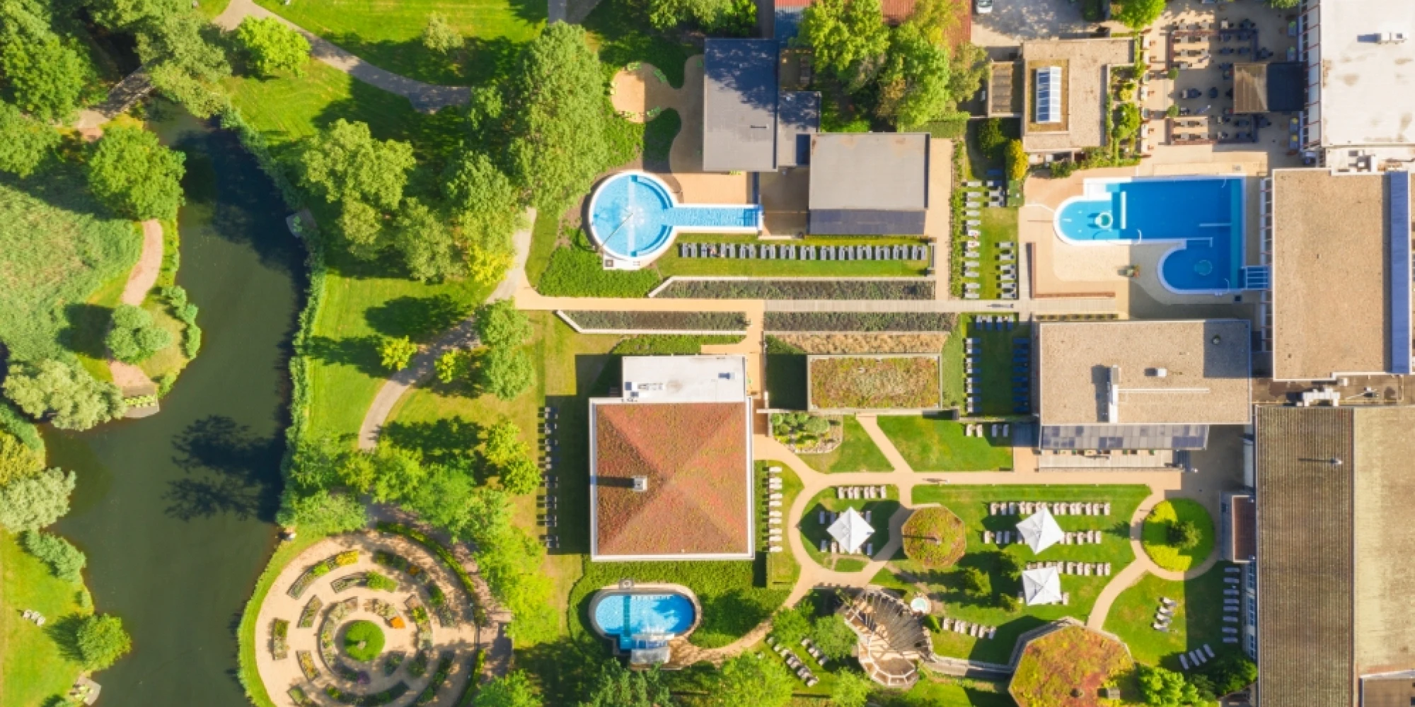 Bad Nieuweschans   tuin buiten baden (3)